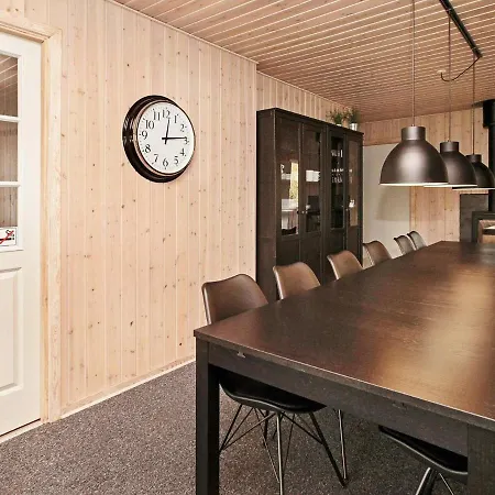 Dom wakacyjny Holiday Home Humble VII *